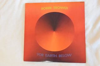 Robin Trower &ndash; For Earth Below